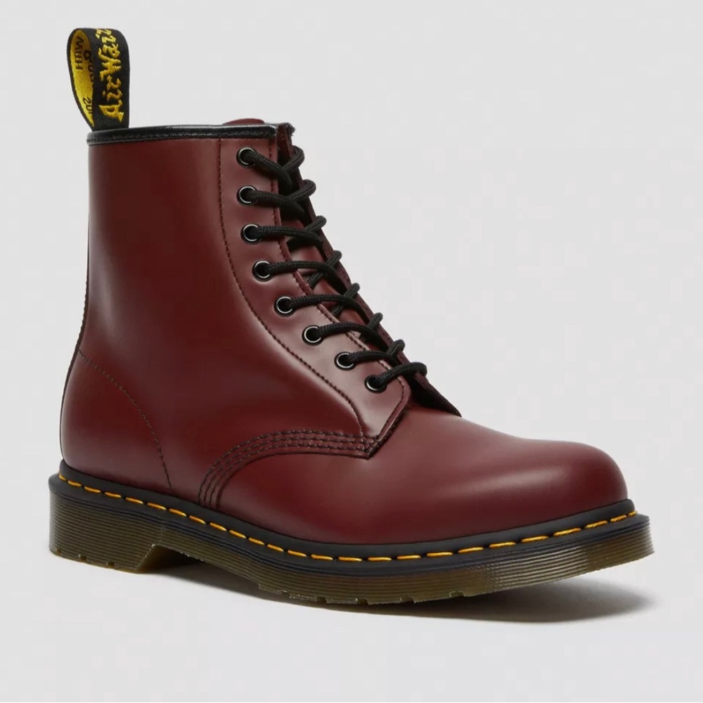 Dr. Marten’s 1460 SMOOTH LEATHER LACE UP BOOTS cherry red size 6